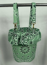 Load image into Gallery viewer, the bandana stroller bag - green
