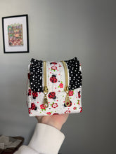 Load image into Gallery viewer, custom wipe bag - allison
