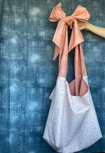 Load image into Gallery viewer, the light pink florals
