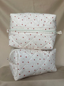 the dainty daisy makeup bag - large