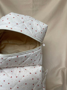the dainty daisy makeup bag - large