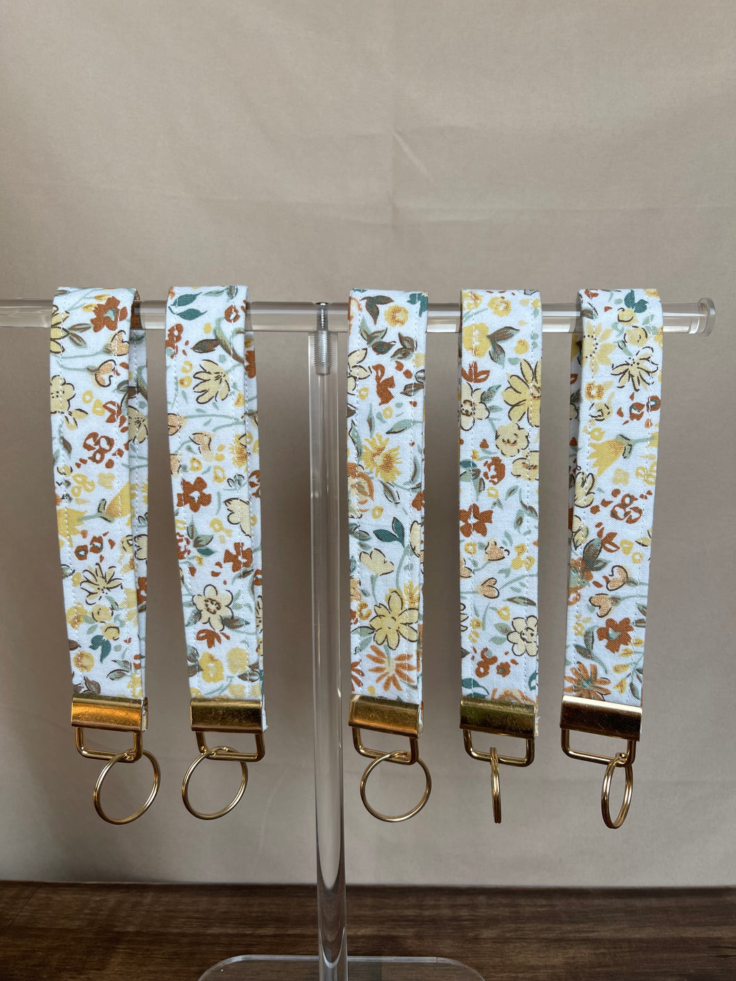 the butter yellow florals keychain