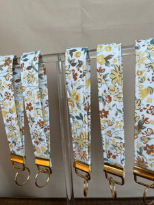 the butter yellow florals keychain