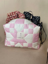 Load image into Gallery viewer, the heirloom makeup bags - pink
