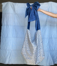 Load image into Gallery viewer, the navy florals
